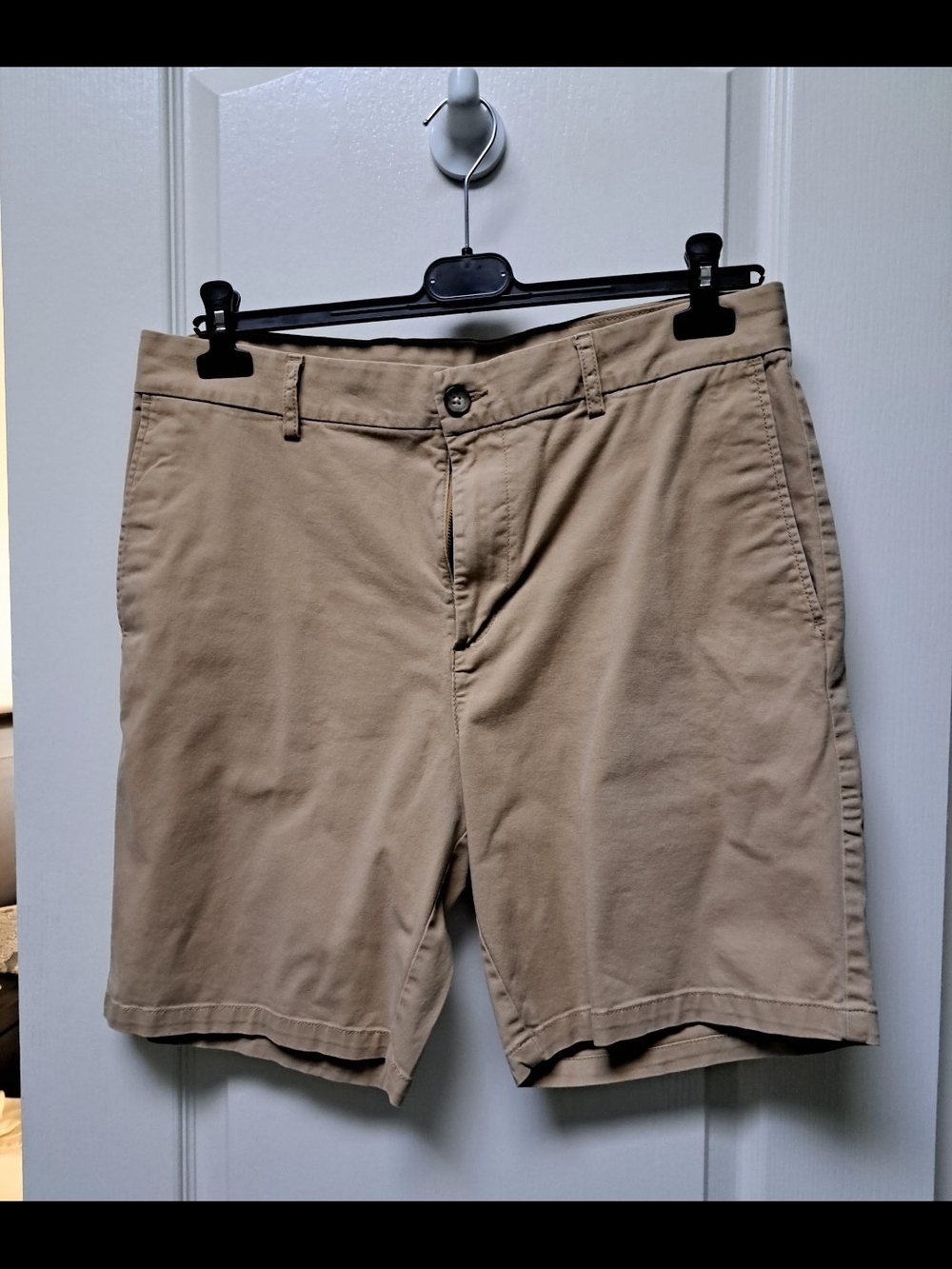 Old Navy Men's Tan Flat-Front Shorts